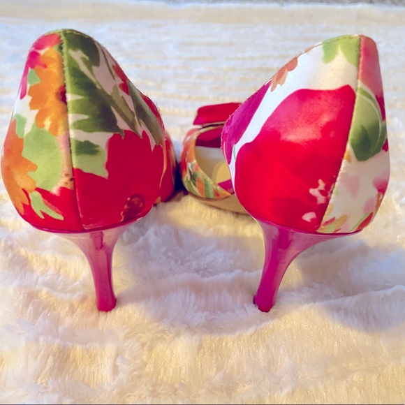 Anne Klein Floral Pumps - Picture 7 of 8